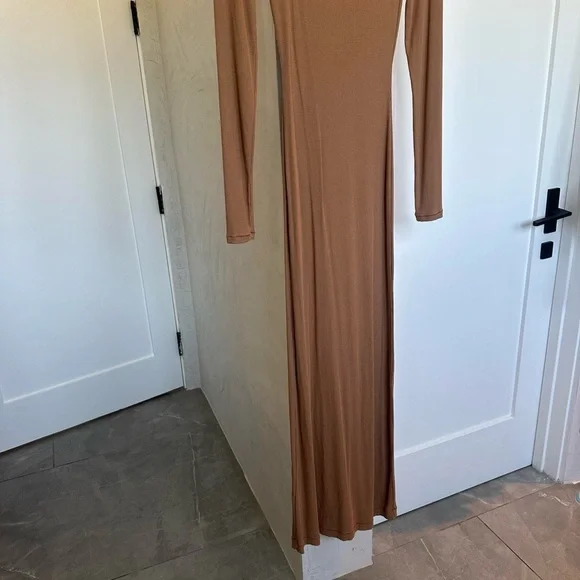 SKIMS Tan Soft Lounge Long Sleeve Dress - Picture 3 of 7